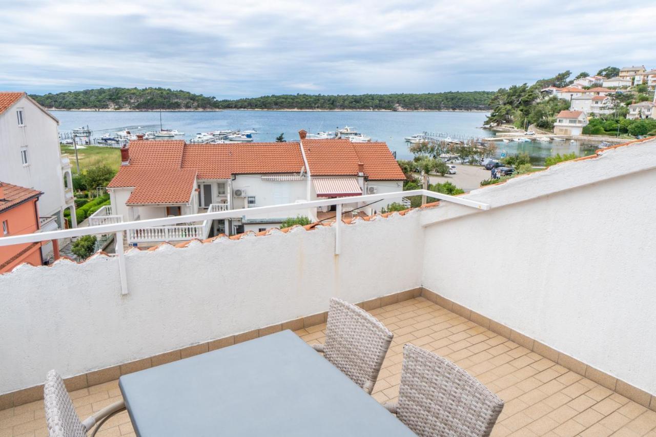 Apartments And Rooms By The Sea Palit, Rab - 5010 외부 사진