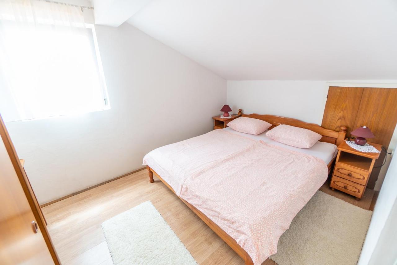 Apartments And Rooms By The Sea Palit, Rab - 5010 외부 사진