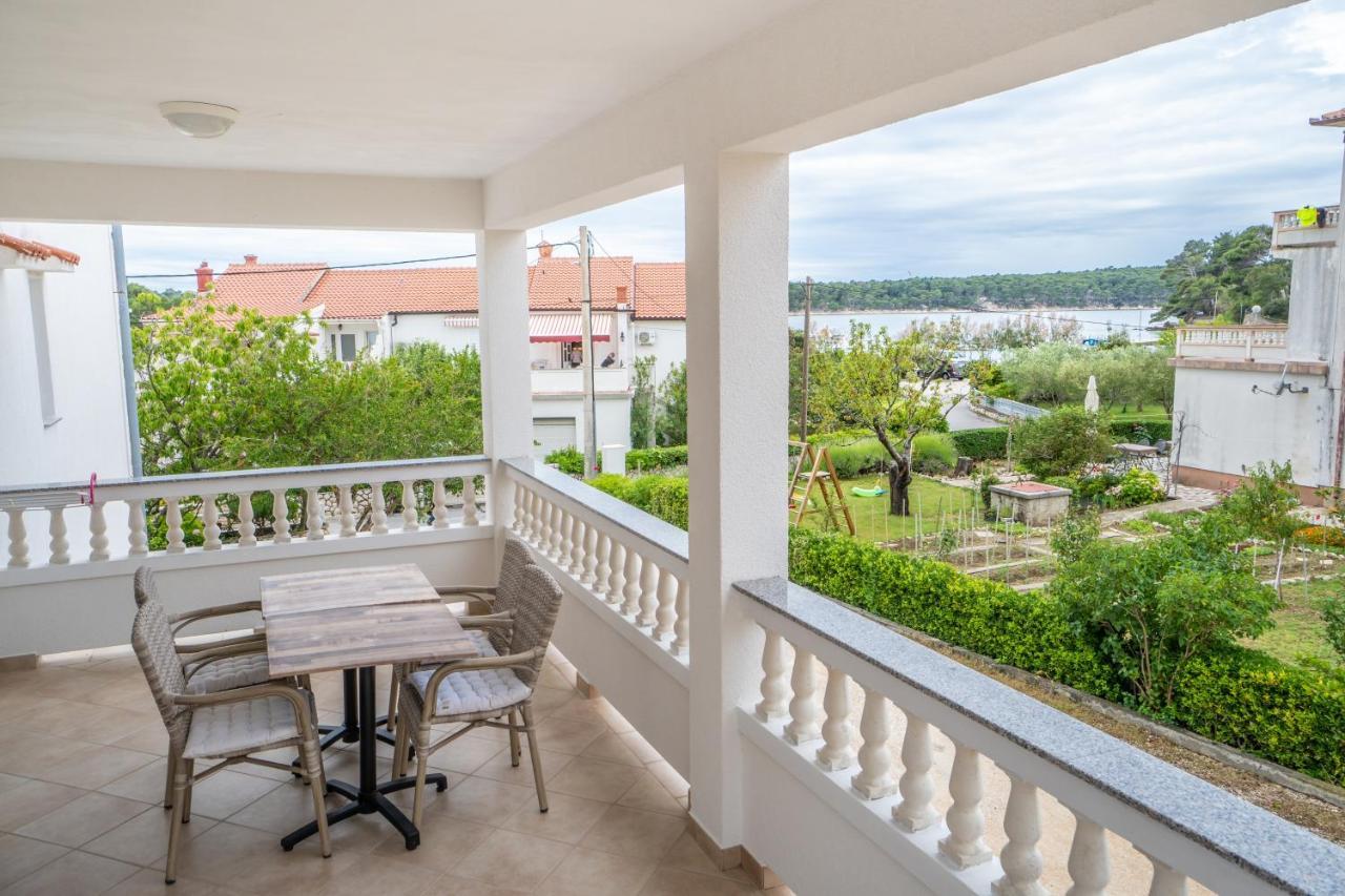 Apartments And Rooms By The Sea Palit, Rab - 5010 외부 사진