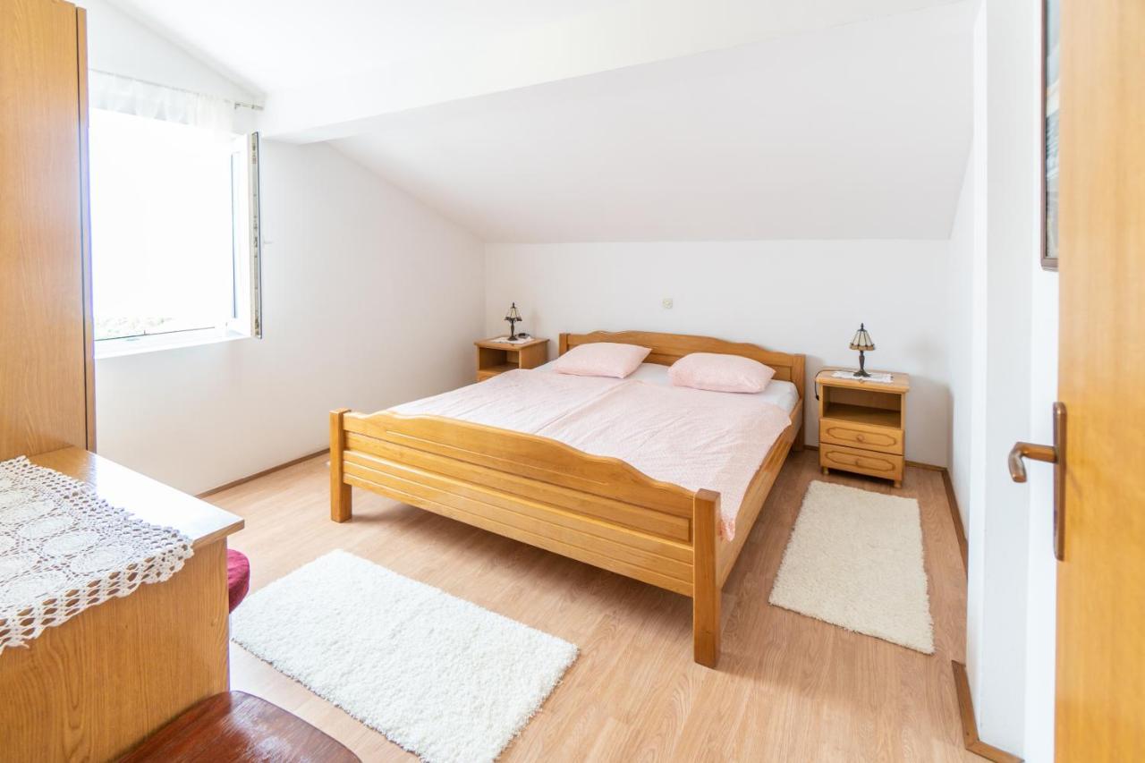 Apartments And Rooms By The Sea Palit, Rab - 5010 외부 사진