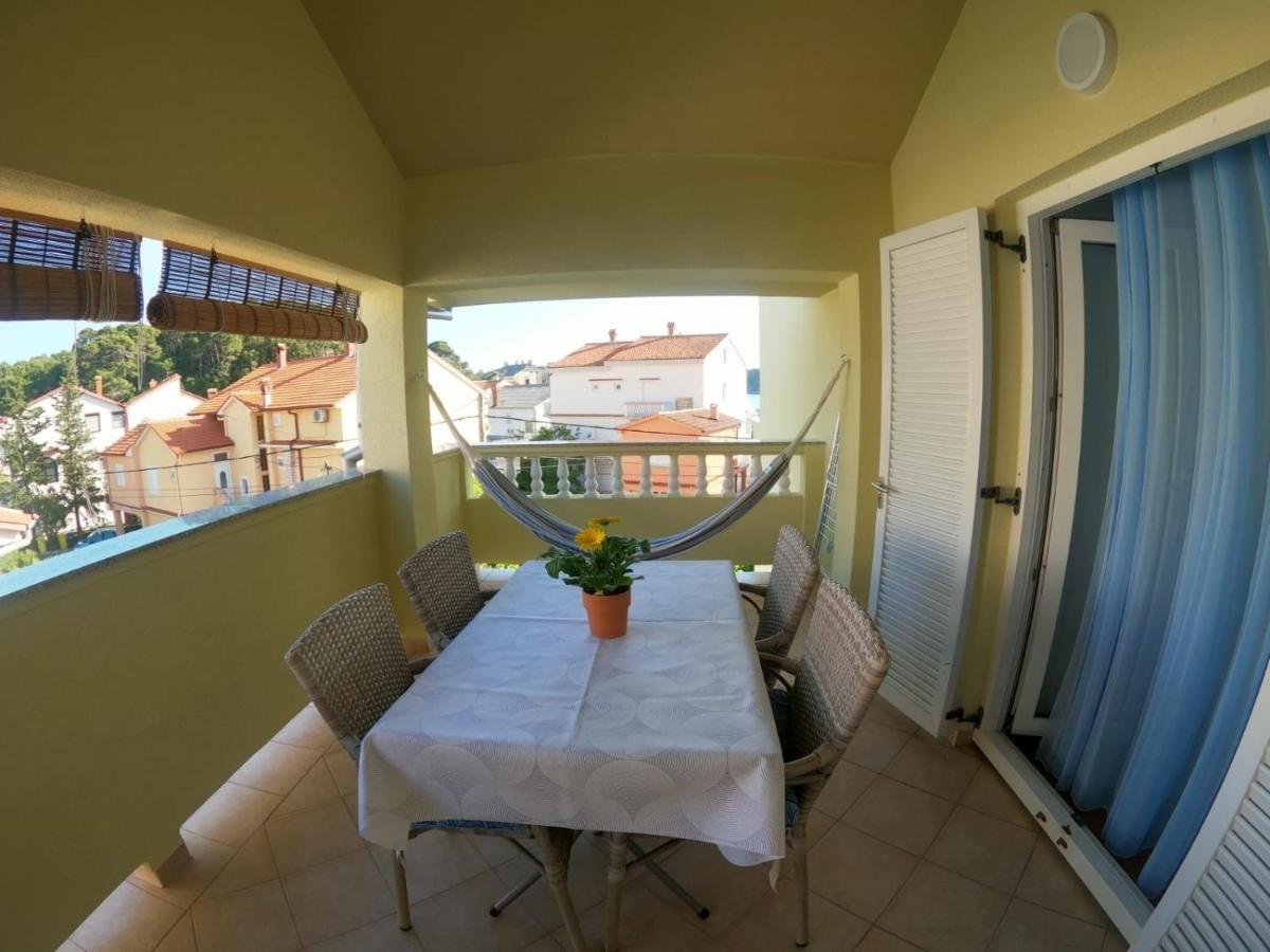 Apartments And Rooms By The Sea Palit, Rab - 5010 외부 사진