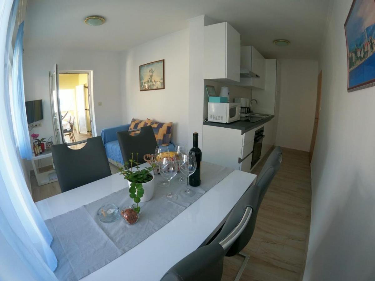 Apartments And Rooms By The Sea Palit, Rab - 5010 외부 사진