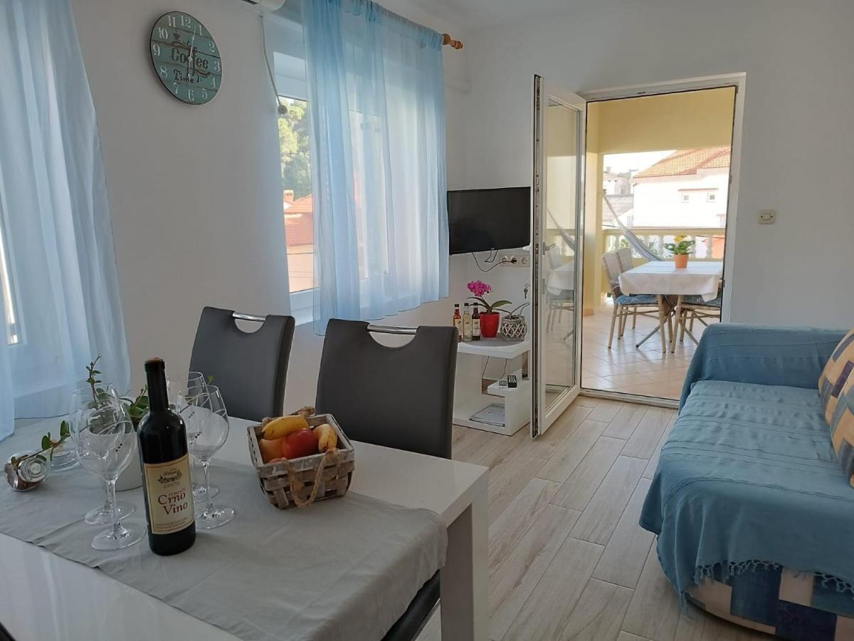 Apartments And Rooms By The Sea Palit, Rab - 5010 외부 사진