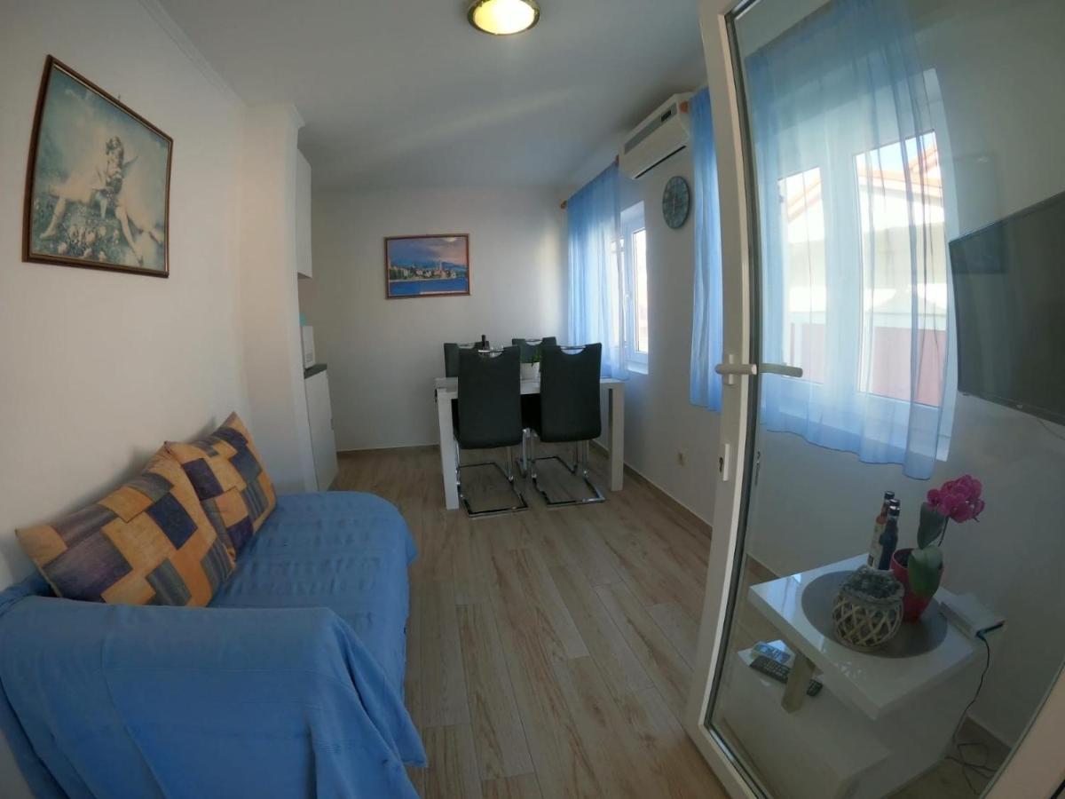 Apartments And Rooms By The Sea Palit, Rab - 5010 외부 사진